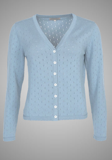 Feine Strickjacke aus der Zero-Waste-Kollektion, 50% Baumwolle und 50% Modal, mit V-Ausschnitt und Knopfleiste in hellem Blau.
