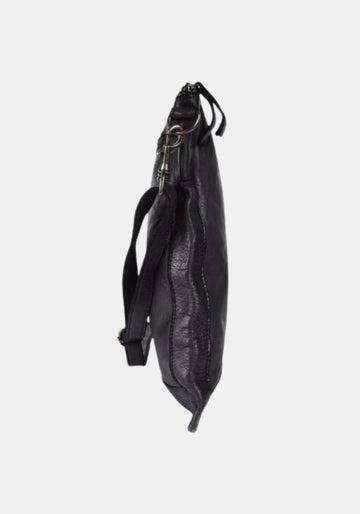 Seitenprofil Schultertasche Vera Harbour 2nd aus gewaschenem Rindleder – dark ash mit längenverstellbarem Schulterriemen | Profil