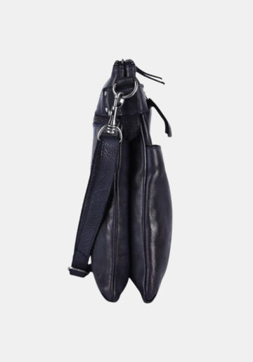 Seitenprofil Umhängetasche Zora Harbour 2nd aus gewaschenem Rindleder – midnight navy mit schmalem, verstellbarem Umhängegurt | Seitenansicht